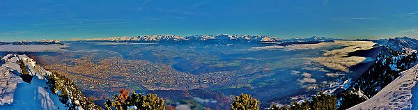 Vue_sur_Grenoble_et_les_Alpes_depuis_le_Moucherotte_by_Bertrand_Marion-copie.jpg